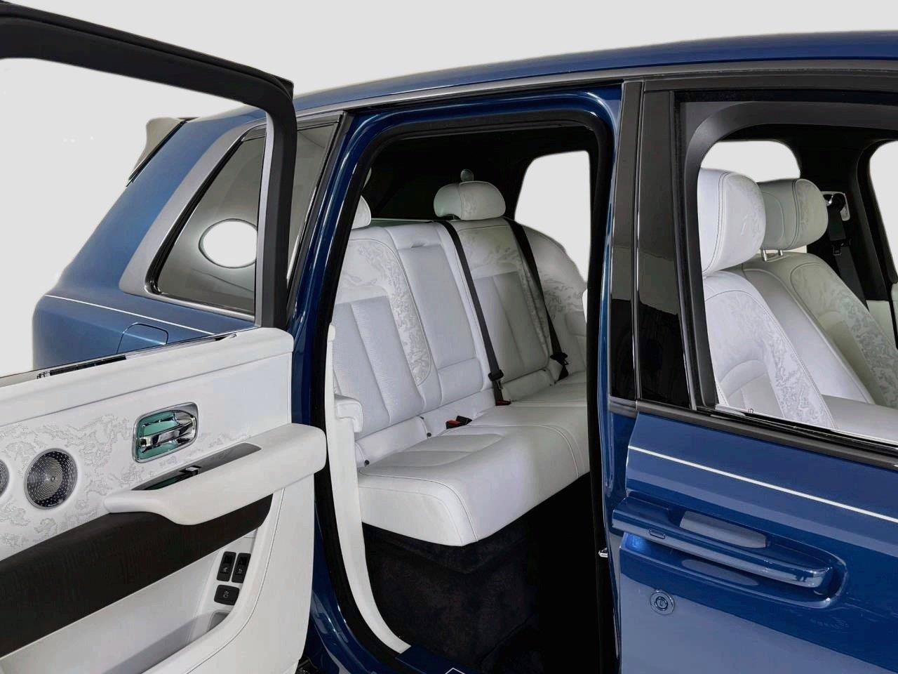 Used 2027 Rolls-Royce Cullinan AWD/4WD image 33