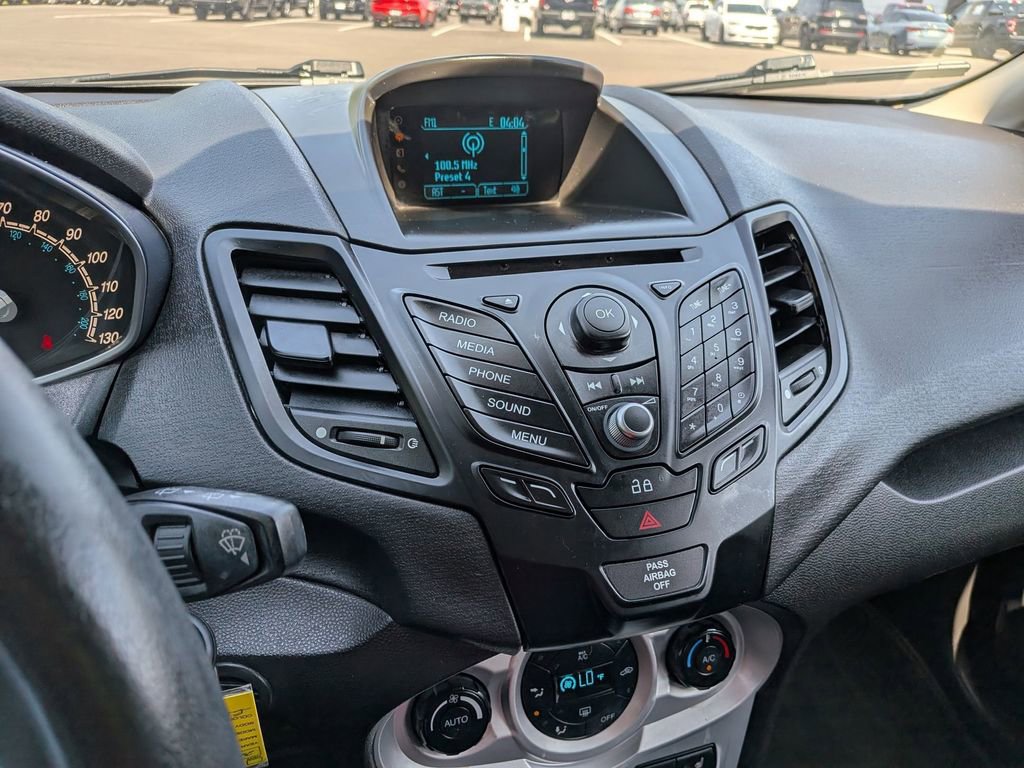 Used 2014 Ford Fiesta SE w/ Comfort Package FWD image 13