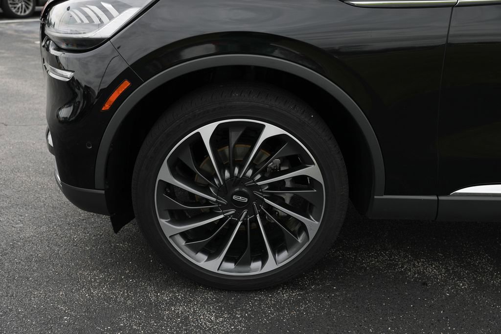 Used 2023 Lincoln Aviator Reserve w/ Equipment Group 201A image 6