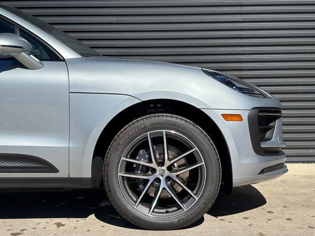 Certified 2026 Porsche Macan AWD/4WD image 11
