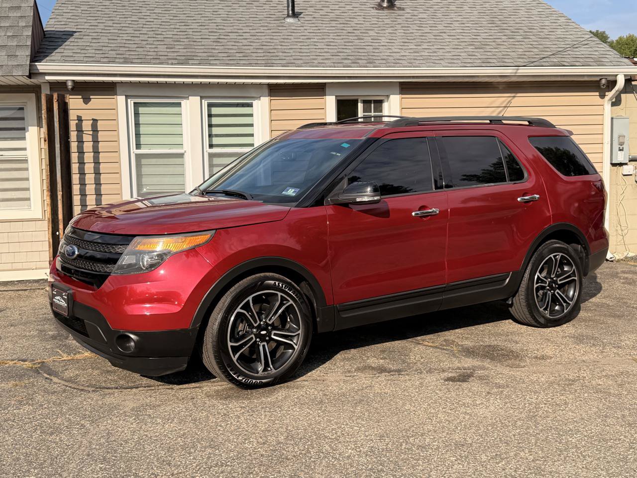 Used 2014 Ford Explorer Sport w/ Equipment Group 401A AWD/4WD image 2
