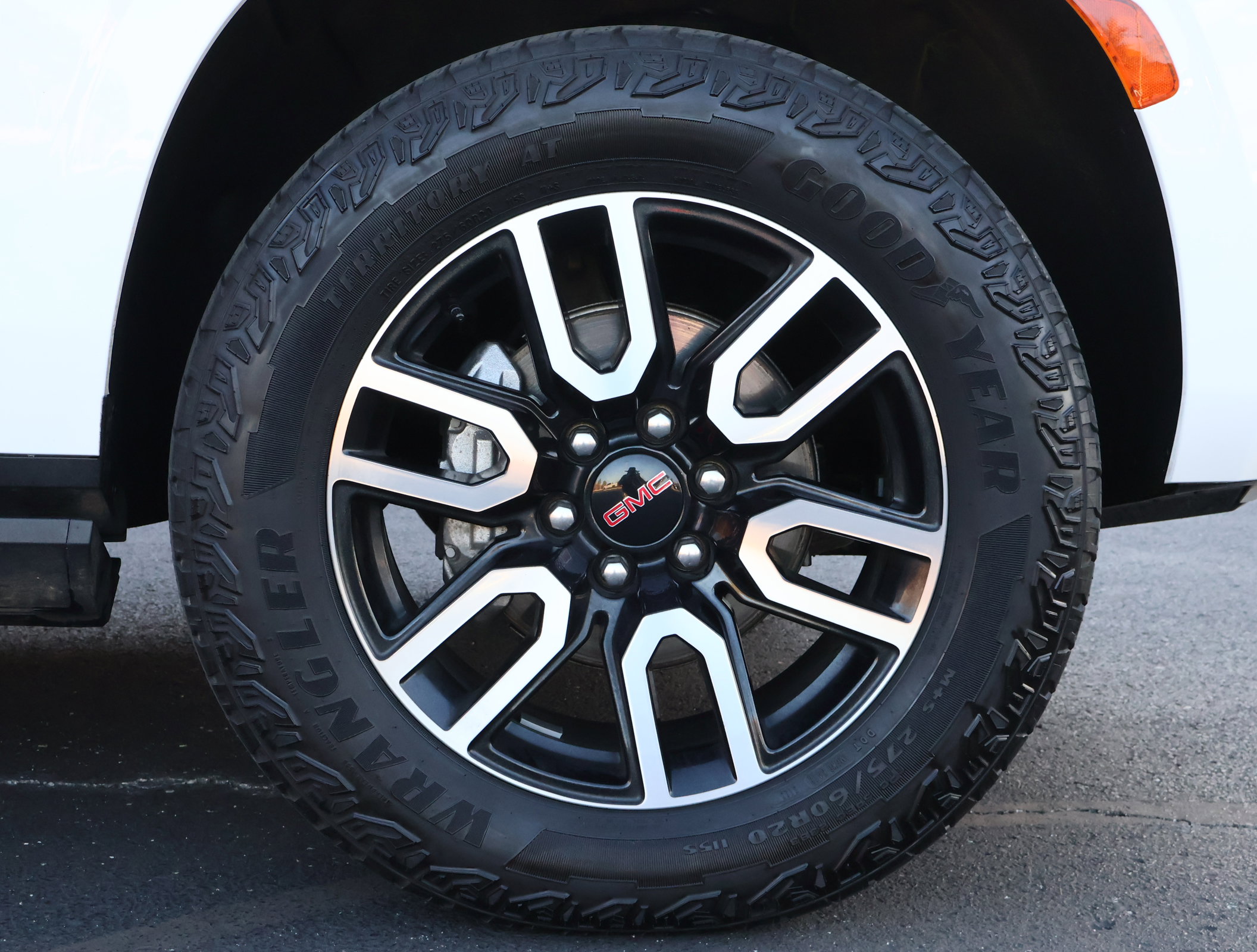 Certified 2024 GMC Yukon AT4 w/ AT4 Premium Package image 32