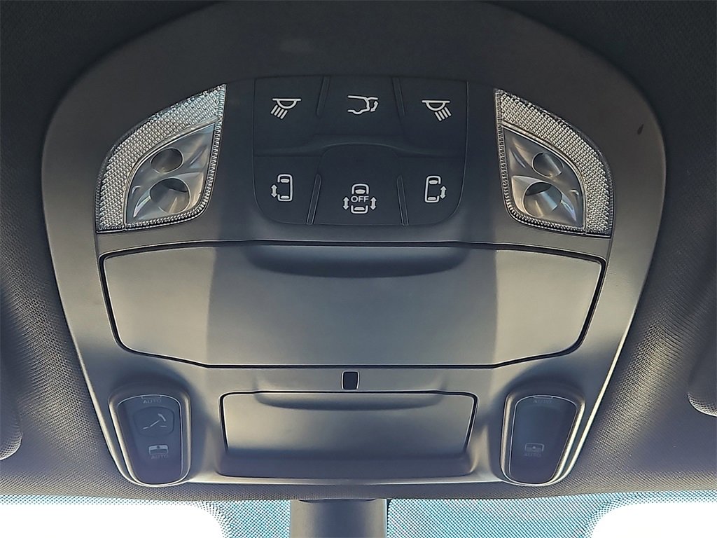 Used 2024 Chrysler Pacifica Limited w/ S Appearance Package image 28