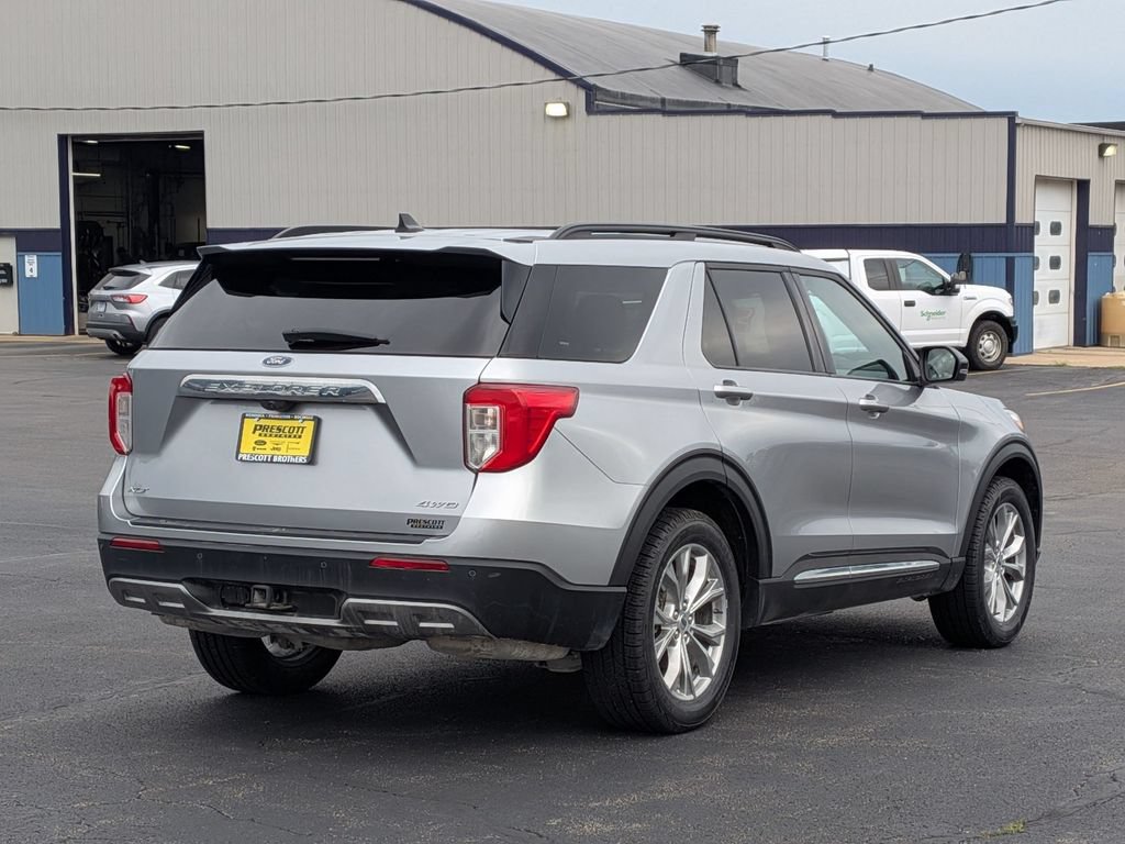 Used 2024 Ford Explorer XLT w/ Equipment Group 202A AWD/4WD image 7