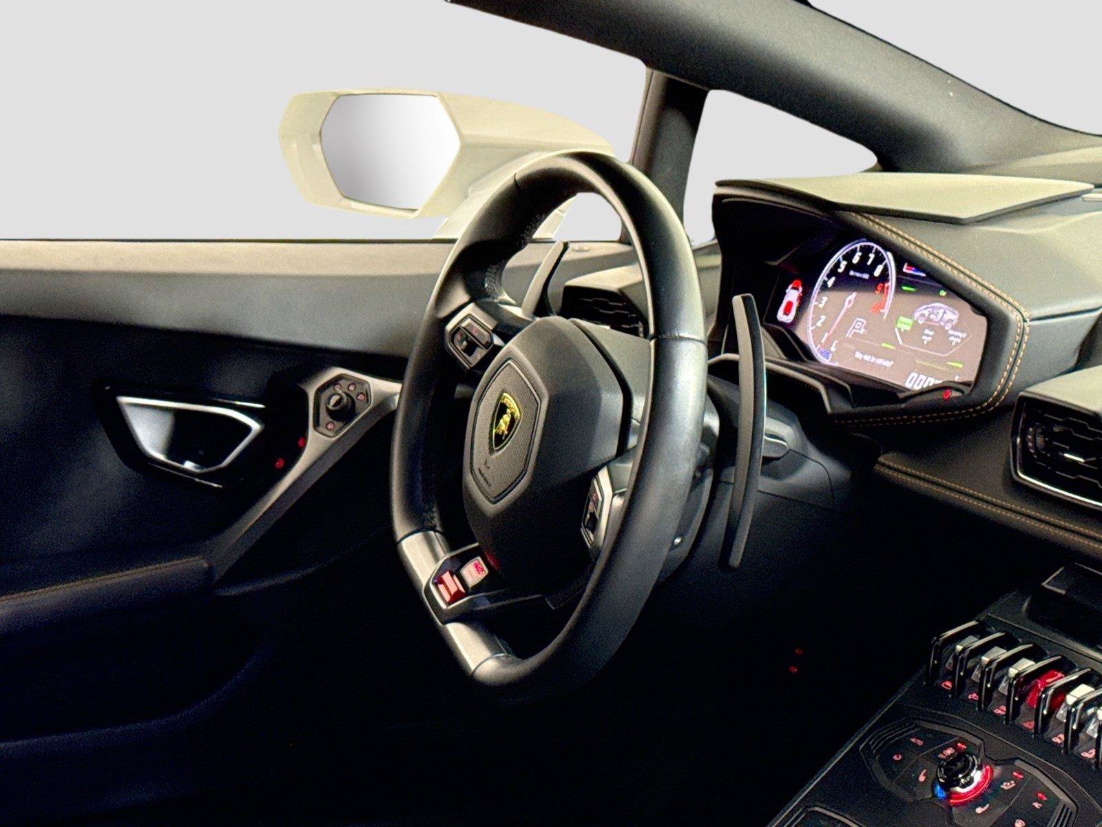 Used 2018 Lamborghini Huracan LP 580-2 RWD image 29