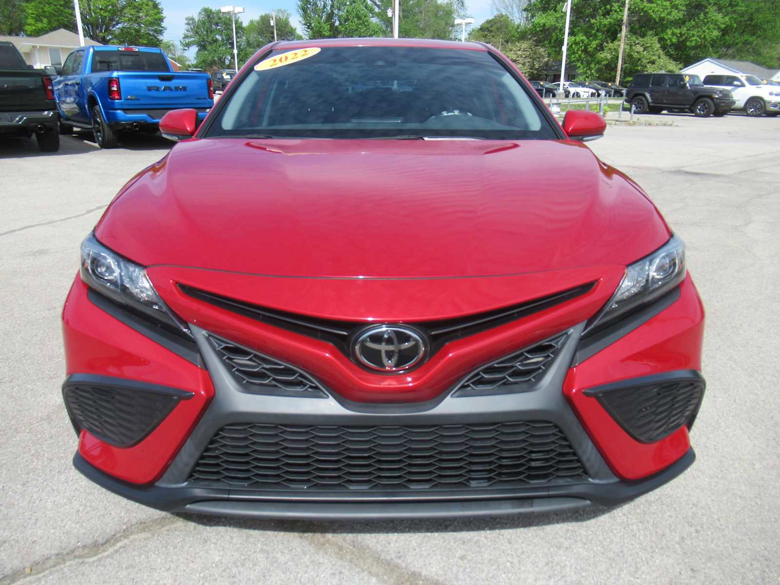 Used 2022 Toyota Camry SE image 10