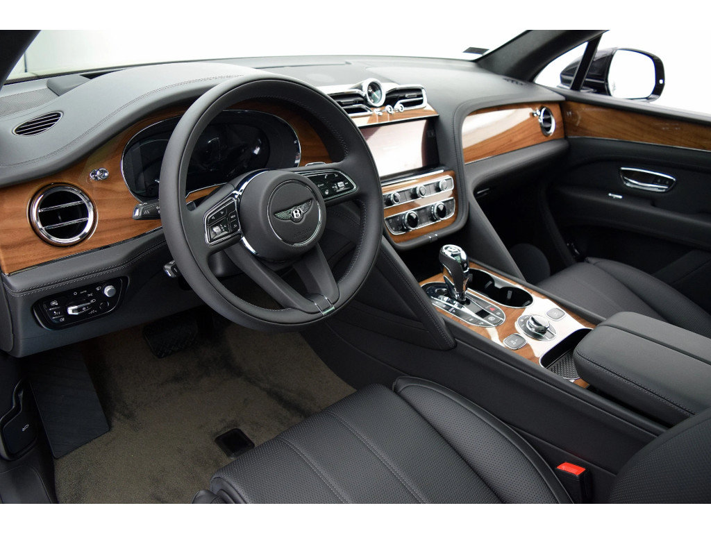 Certified 2021 Bentley Bentayga Plug-In Hybrid AWD/4WD image 4