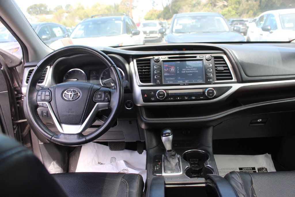 Used 2014 Toyota Highlander Limited FWD image 19