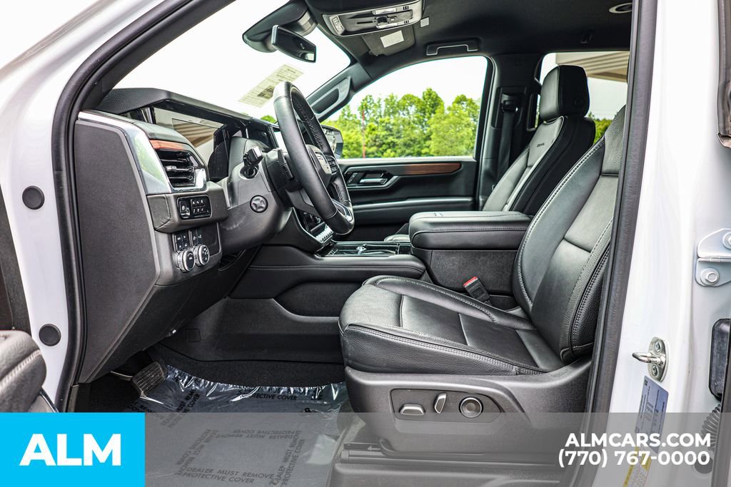 Used 2025 GMC Yukon Denali AWD/4WD image 18
