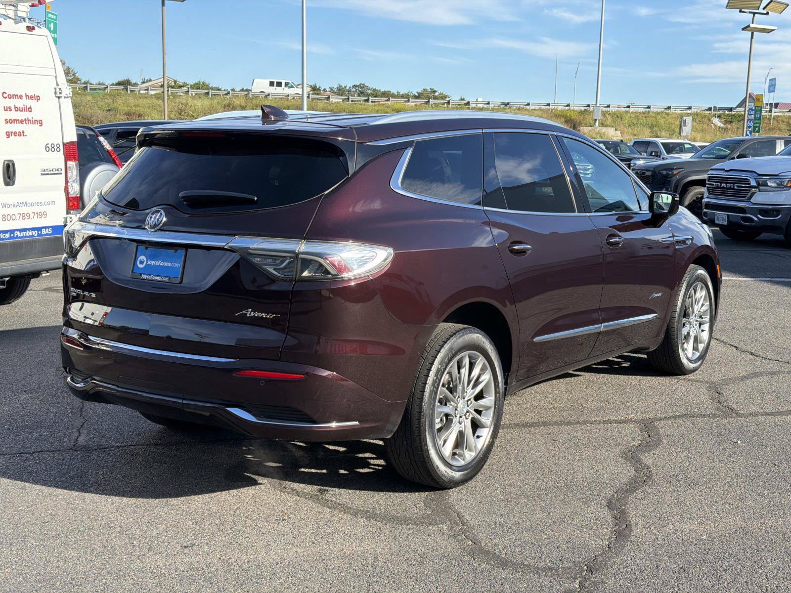 Used 2022 Buick Enclave Avenir w/ Avenir Technology Package AWD/4WD image 2