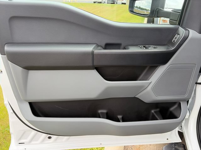 New 2026 Ford F550 2WD Regular Cab Super Duty image 13