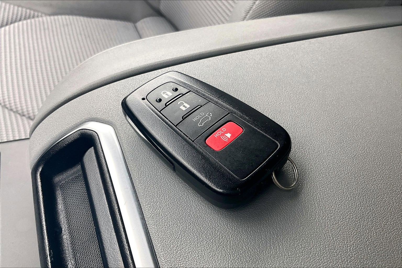 Used 2023 Toyota Highlander LE FWD image 14