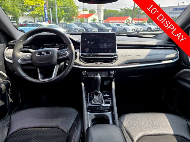 Used 2024 Jeep Compass Latitude AWD/4WD image 3