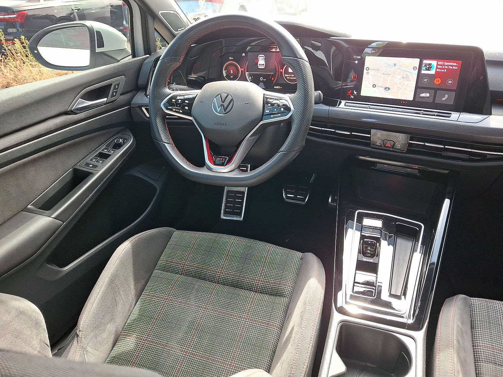 Used 2023 Volkswagen GTI SE FWD image 15
