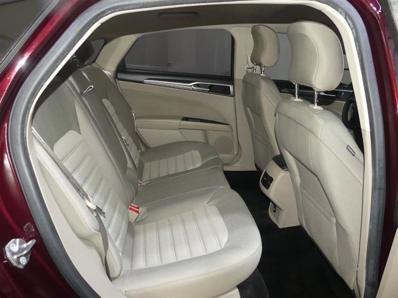 Used 2018 Ford Fusion SE w/ Fusion SE Technology Package FWD image 27