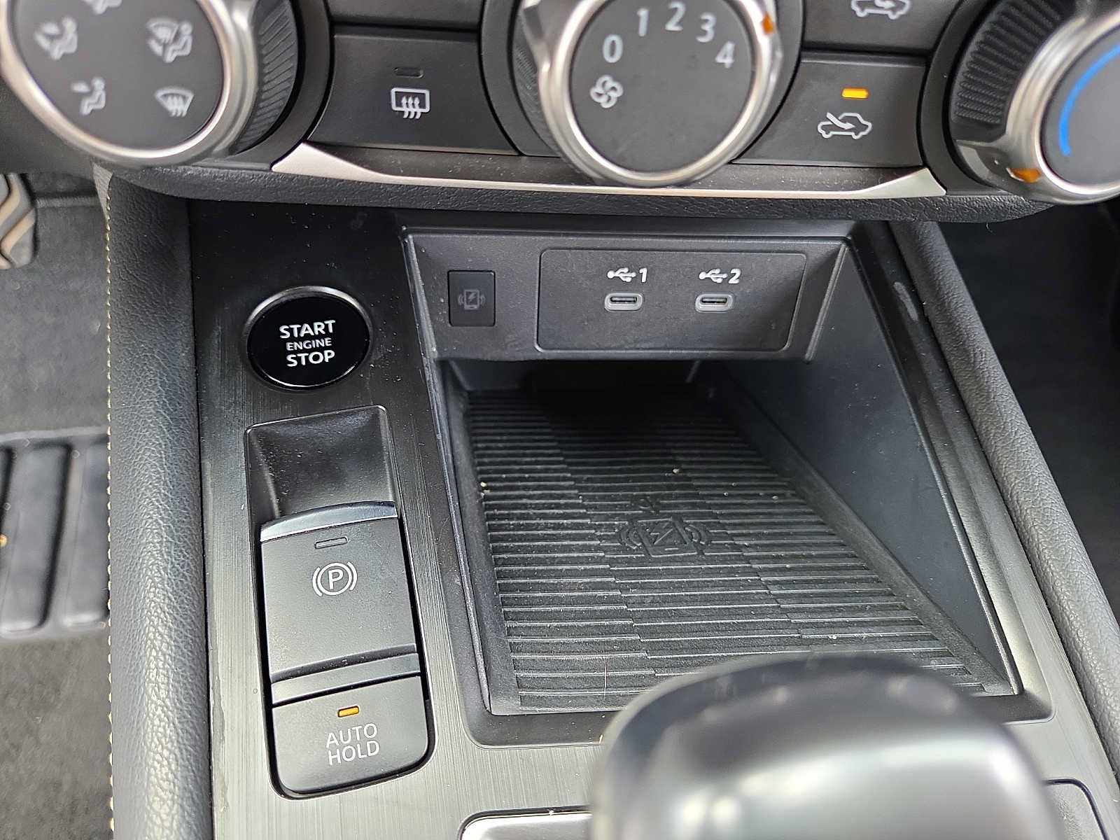 Used 2025 Nissan Kicks SV AWD/4WD image 24