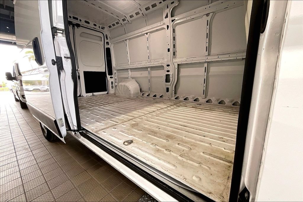 Used 2025 RAM ProMaster 3500 w/ Convenience Group FWD image 14