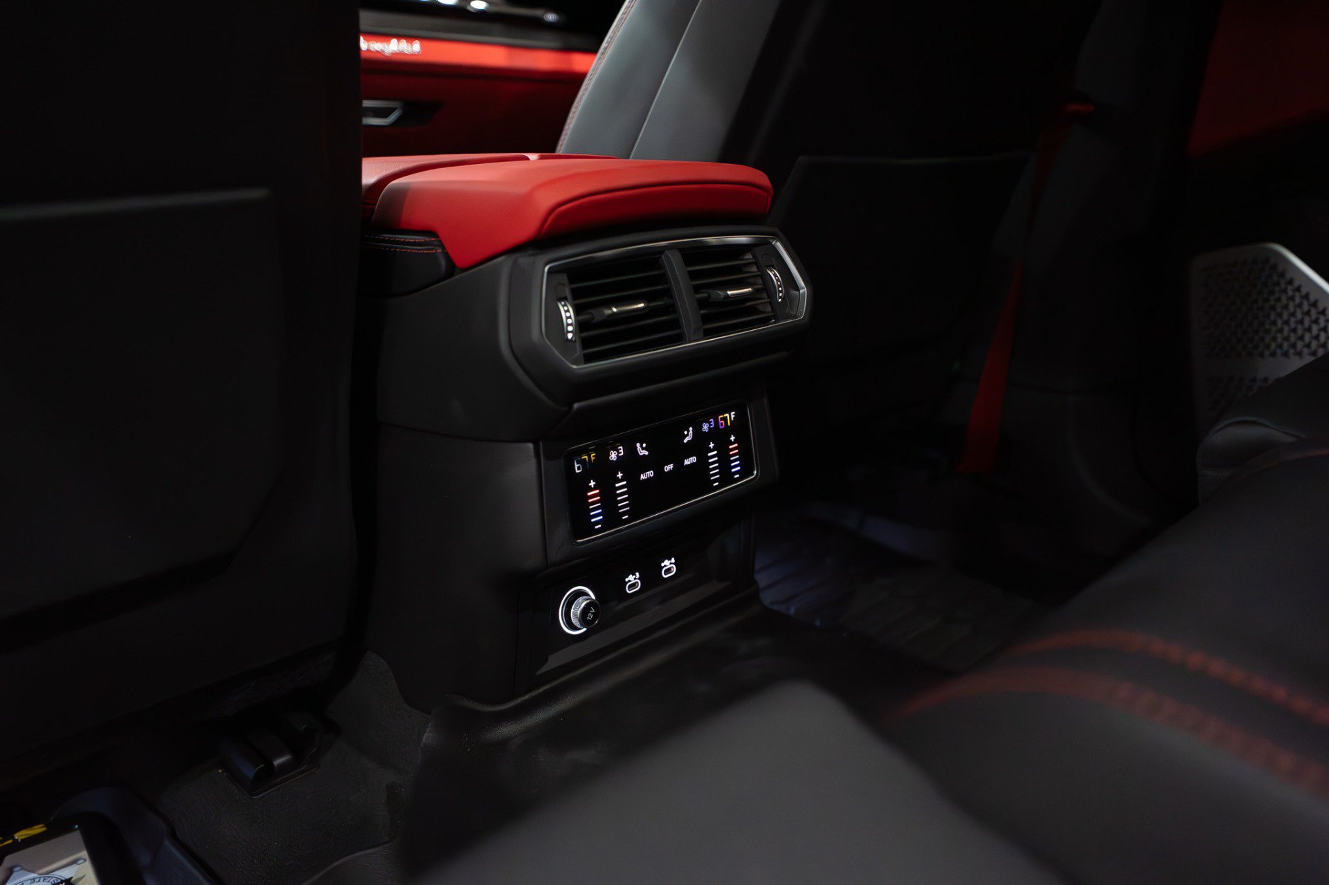 Used 2022 Lamborghini Urus AWD/4WD image 39