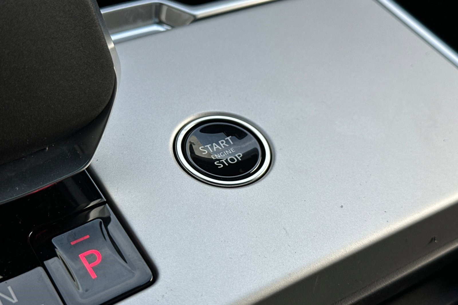 New 2026 Land Rover Range Rover Long Wheelbase SE image 28