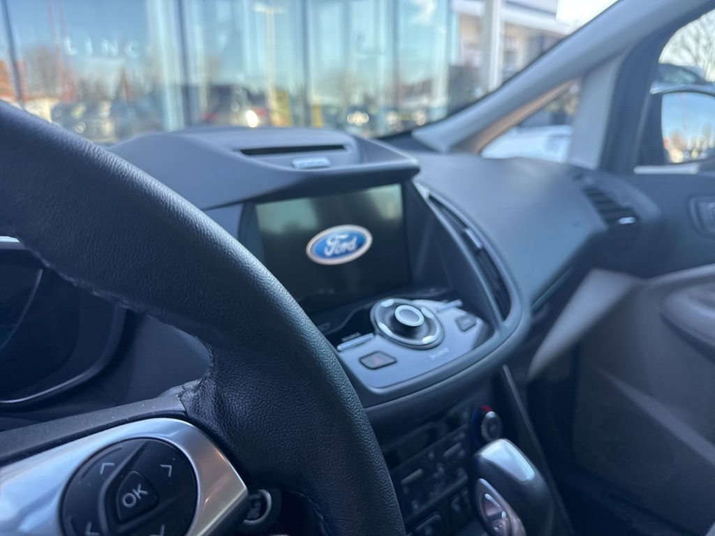 Used 2017 Ford C-MAX Titanium w/ Equipment Group 301A FWD image 11