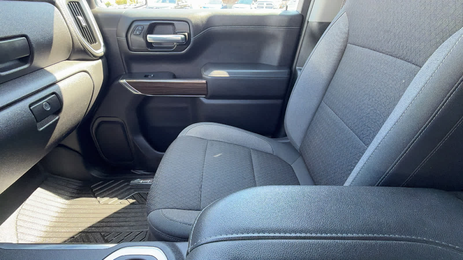 Certified 2021 Chevrolet Silverado 1500 LT Trail Boss w/ Bed Protection Package AWD/4WD image 12