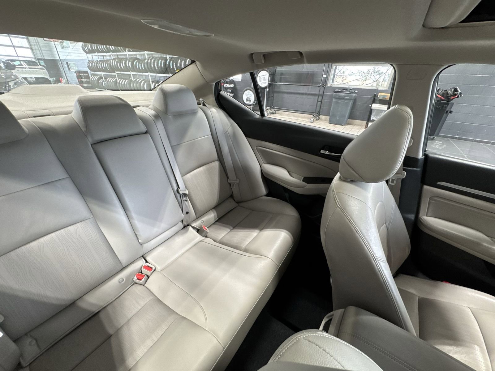 Certified 2019 Nissan Altima 2.5 Platinum AWD/4WD image 6