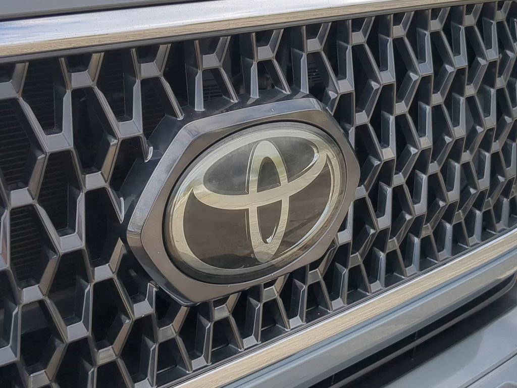 Used 2018 Toyota Tacoma TRD Sport RWD image 32