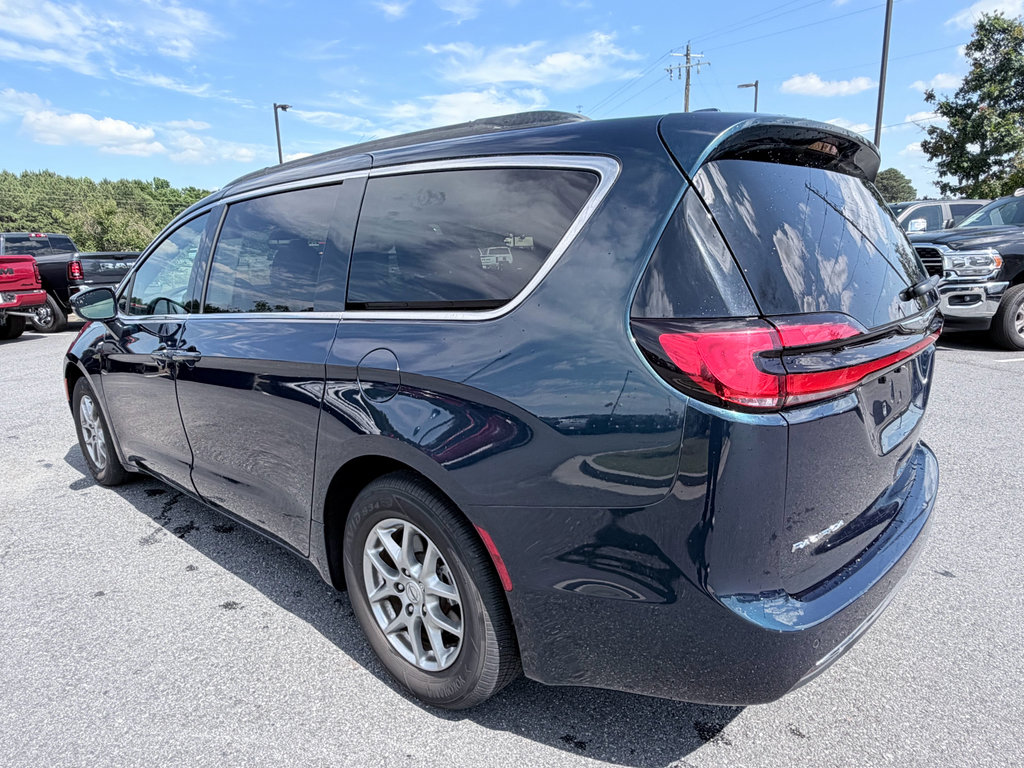 Used 2022 Chrysler Pacifica Touring FWD image 7