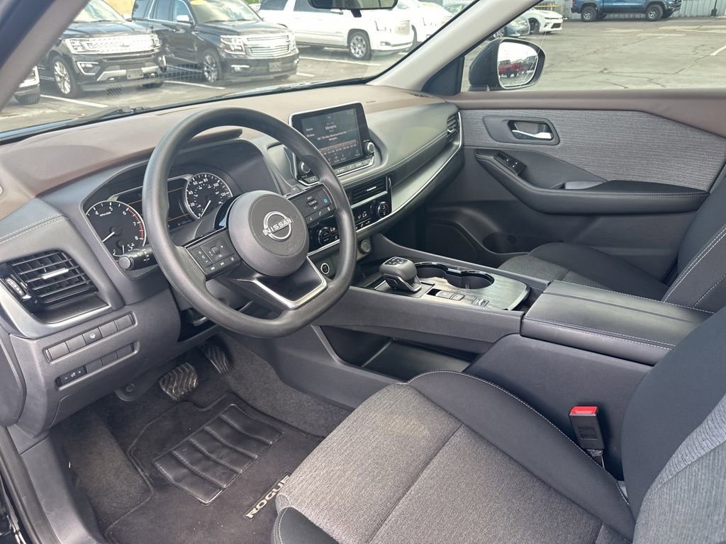 Used 2022 Nissan Rogue SV image 11