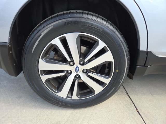Used 2018 Subaru Outback 3.6R Limited AWD/4WD image 13