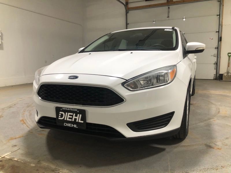 Used 2016 Ford Focus SE w/ SE Power Seat Package image 3