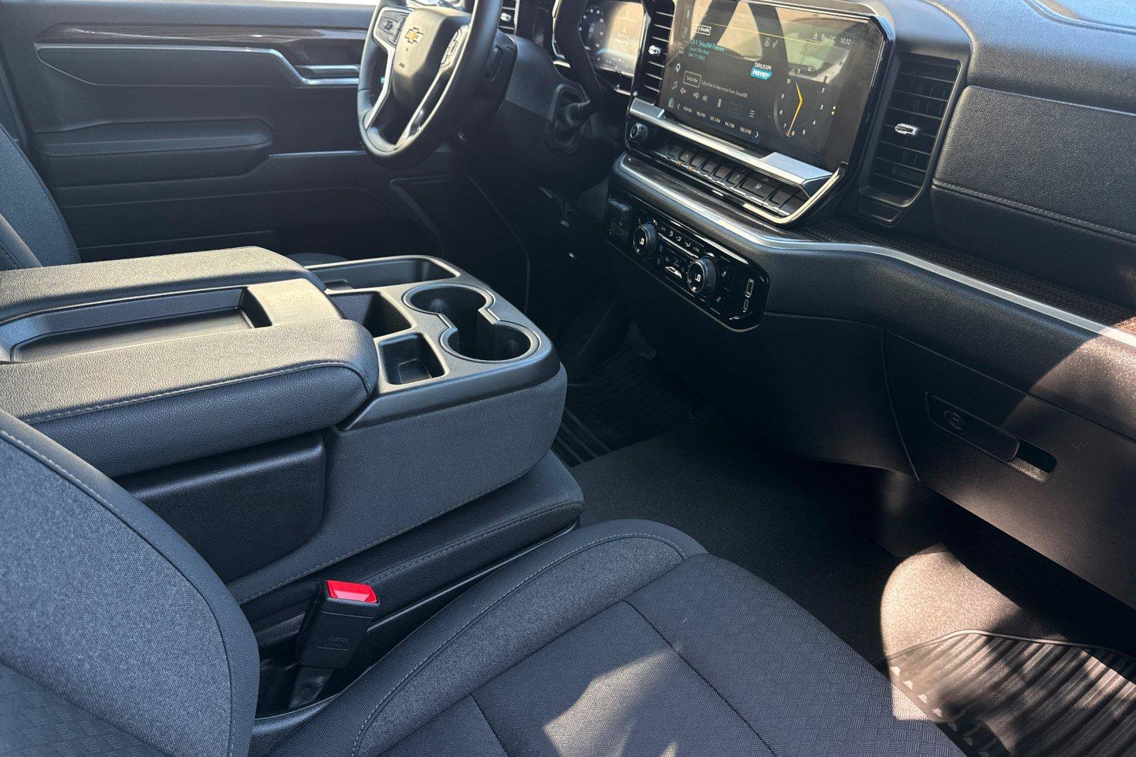 Used 2026 Chevrolet Silverado 1500 LT AWD/4WD image 17