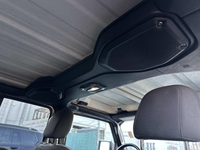 Used 2018 Jeep Wrangler Unlimited Sport S AWD/4WD image 16