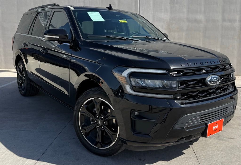 Used 2023 Ford Expedition Limited image 1