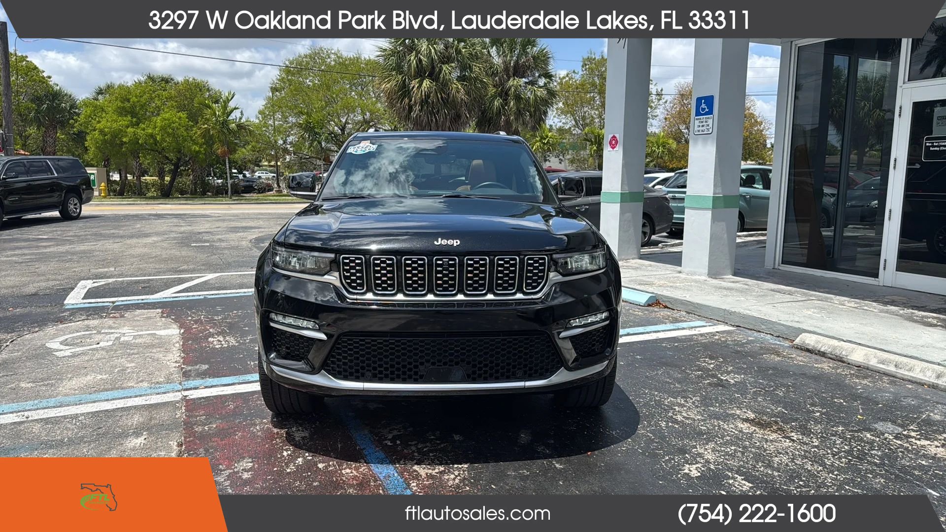 Used 2022 Jeep Grand Cherokee Summit w/ Luxury Tech Group V AWD/4WD image 5