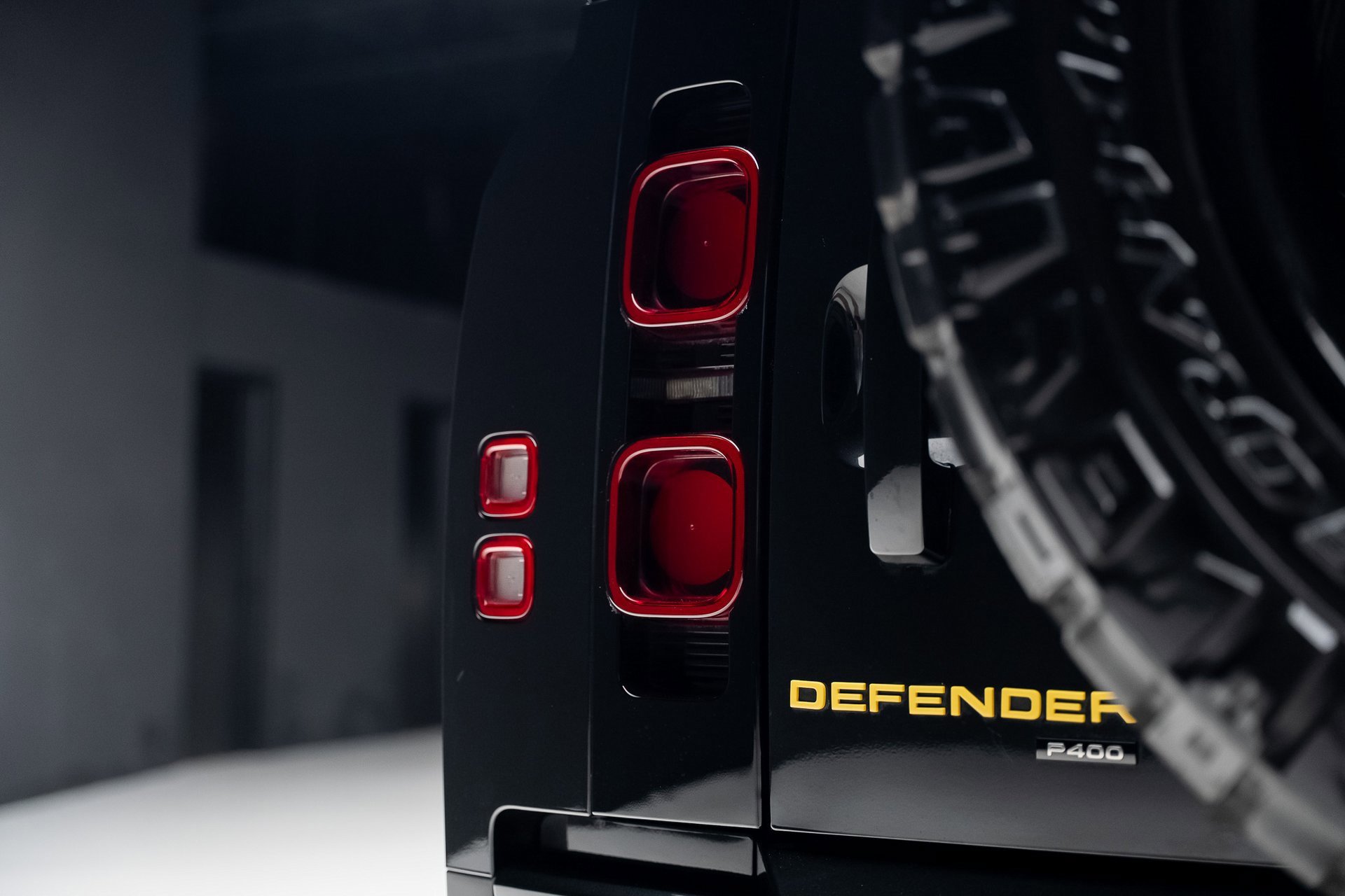 Used 2022 Land Rover Defender 110 SE image 29