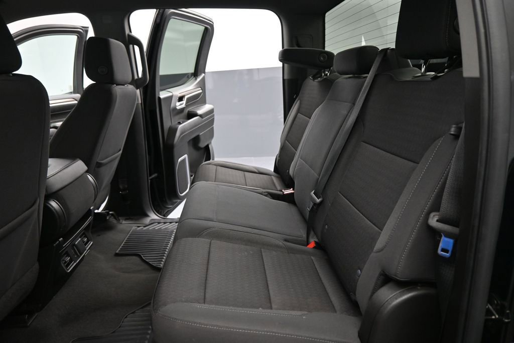 Used 2022 Chevrolet Silverado 1500 LT AWD/4WD image 18