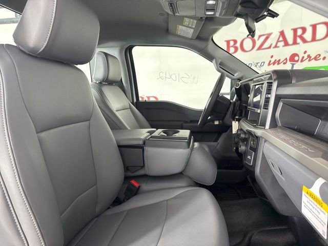 New 2025 Ford F550 4x4 Regular Cab Super Duty image 29