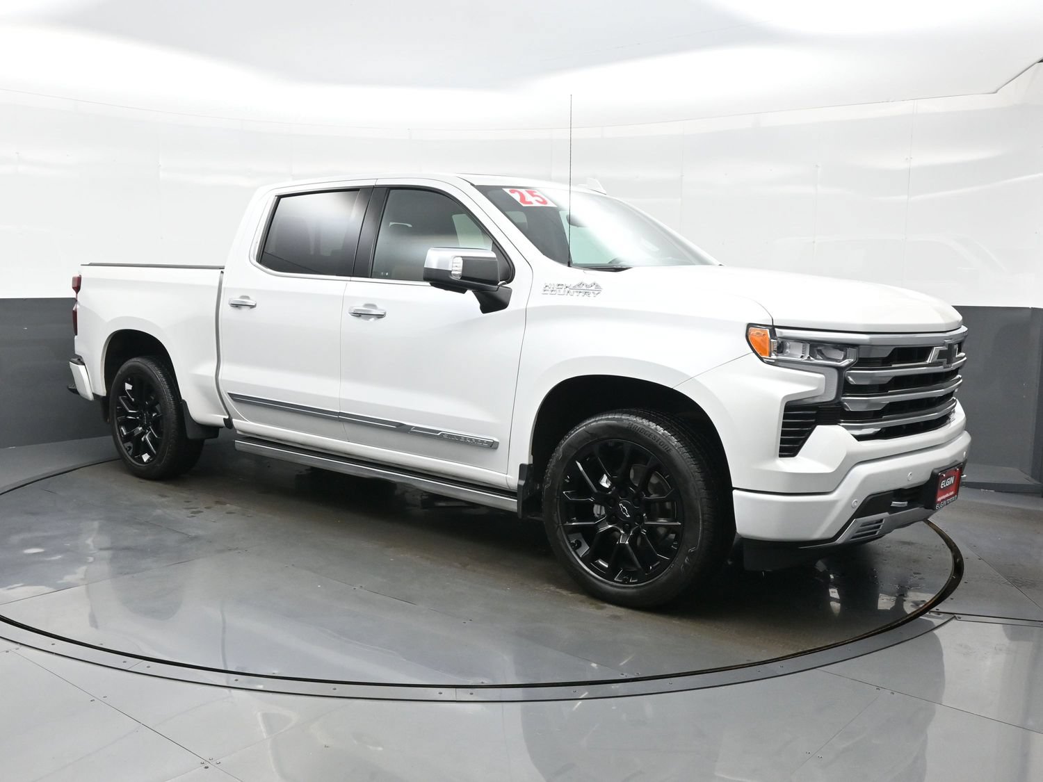 Used 2025 Chevrolet Silverado 1500 High Country AWD/4WD image 8