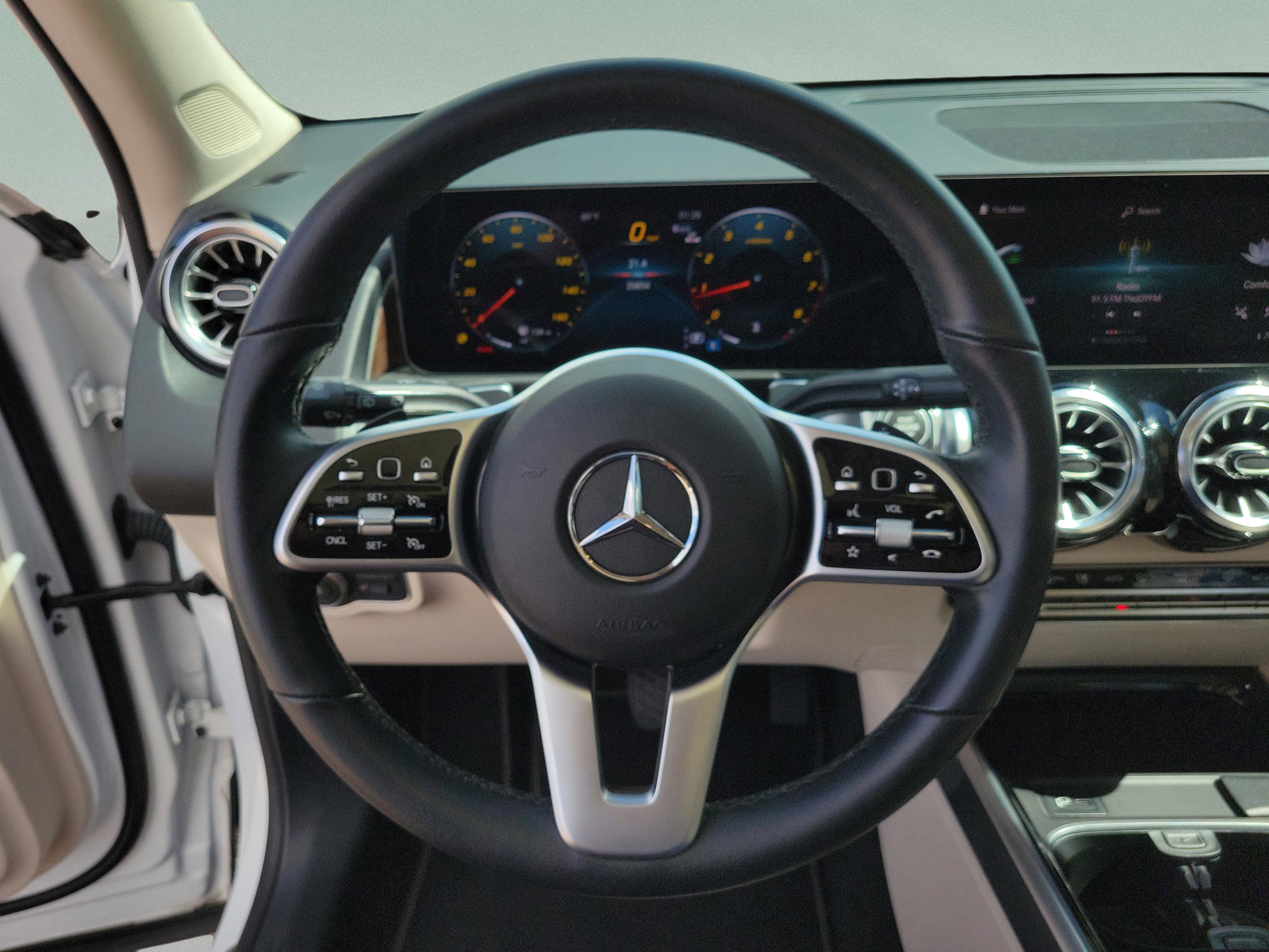 Used 2023 Mercedes-Benz GLB 250 4MATIC image 21