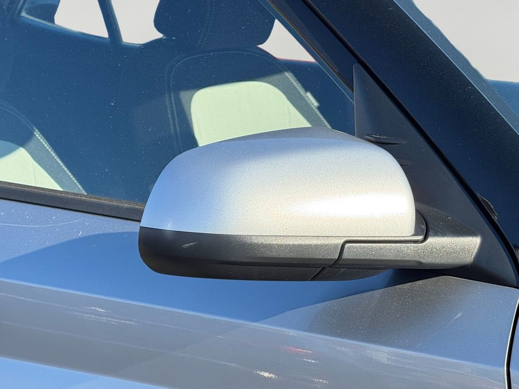 Used 2023 Hyundai Venue SEL image 11