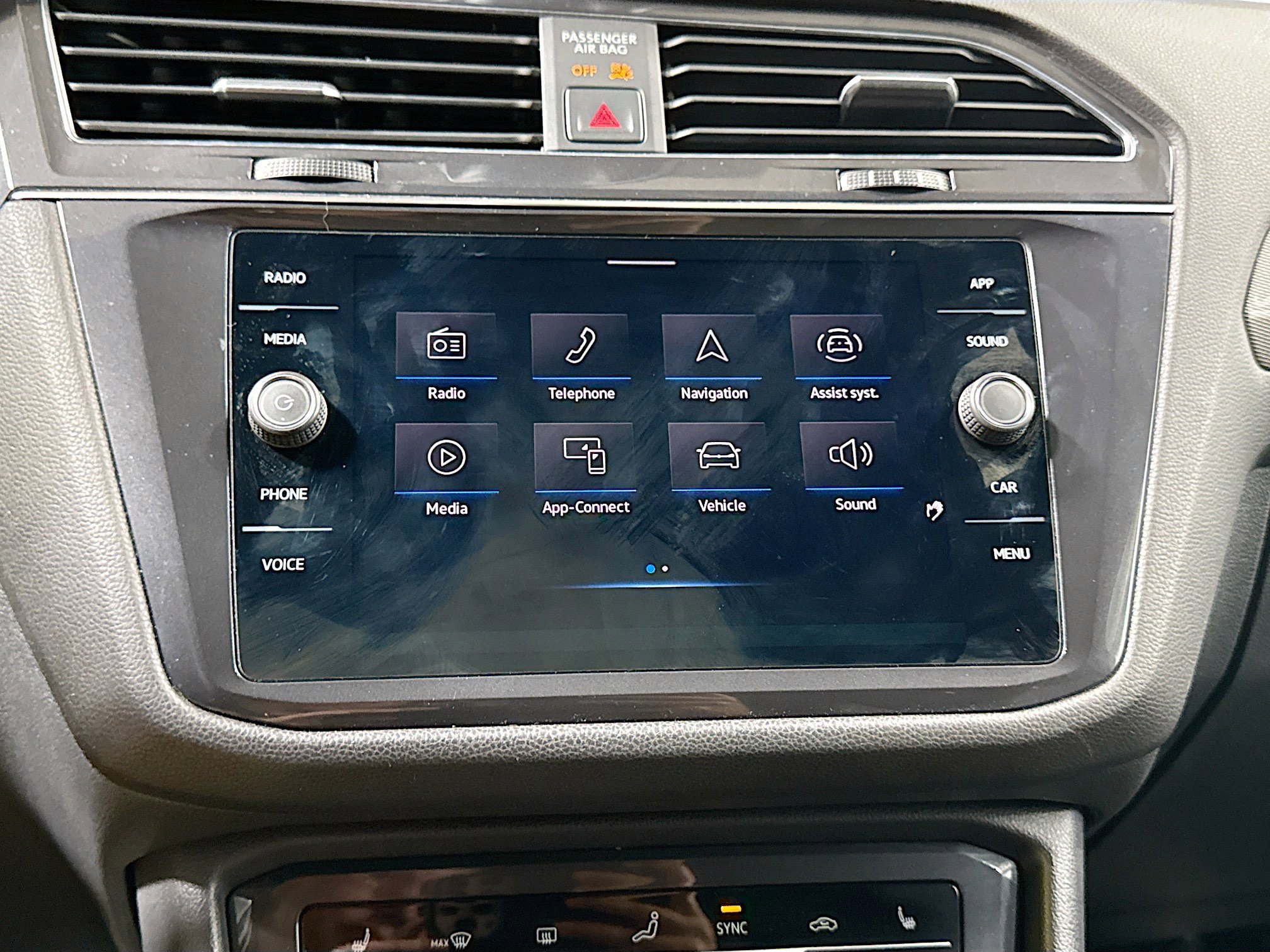 Used 2022 Volkswagen Tiguan SE R-Line image 31