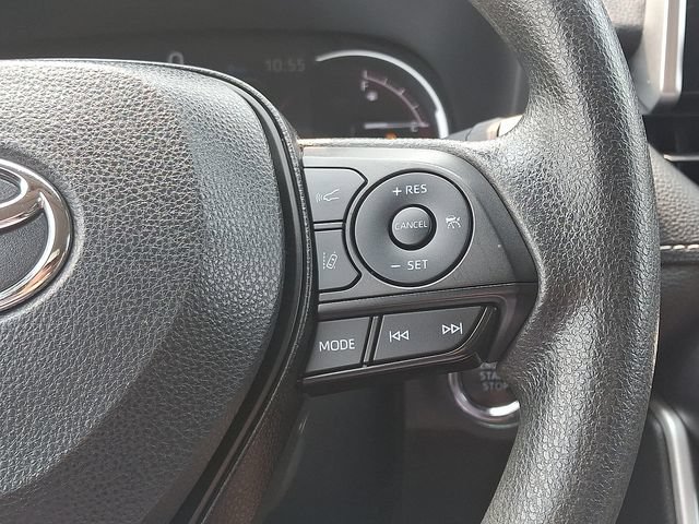 Used 2024 Toyota RAV4 XLE AWD/4WD image 21