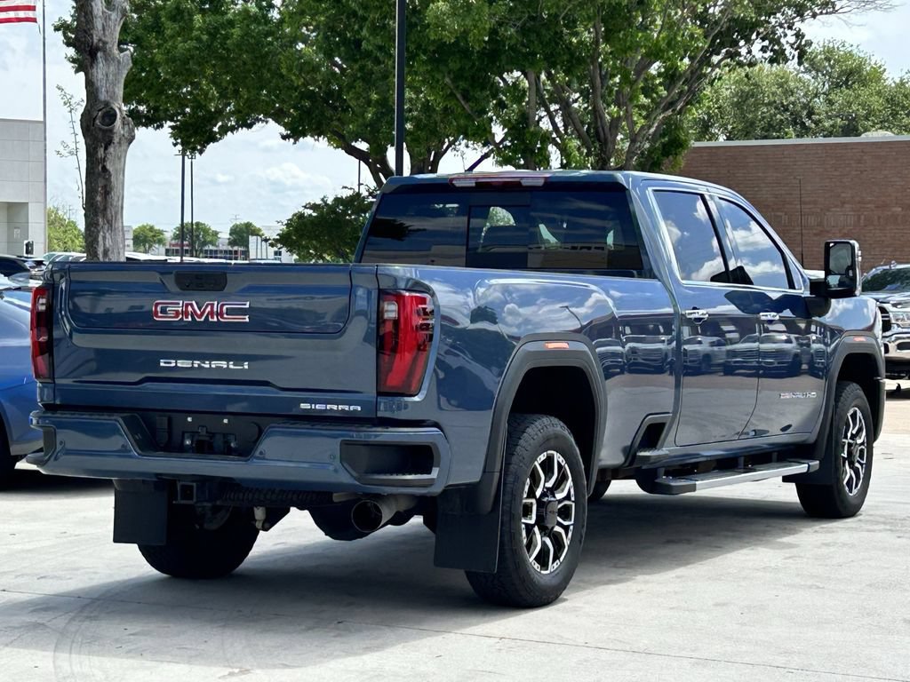 Used 2025 GMC Sierra 3500 Denali AWD/4WD image 4