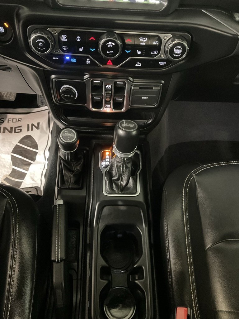 Used 2023 Jeep Wrangler Unlimited Sahara w/ Cold Weather Group image 19