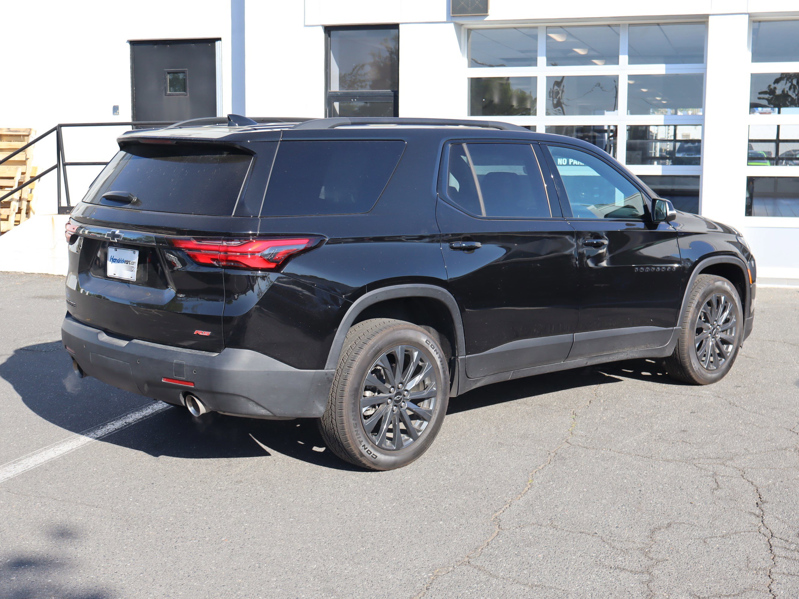 Used 2023 Chevrolet Traverse RS FWD image 10