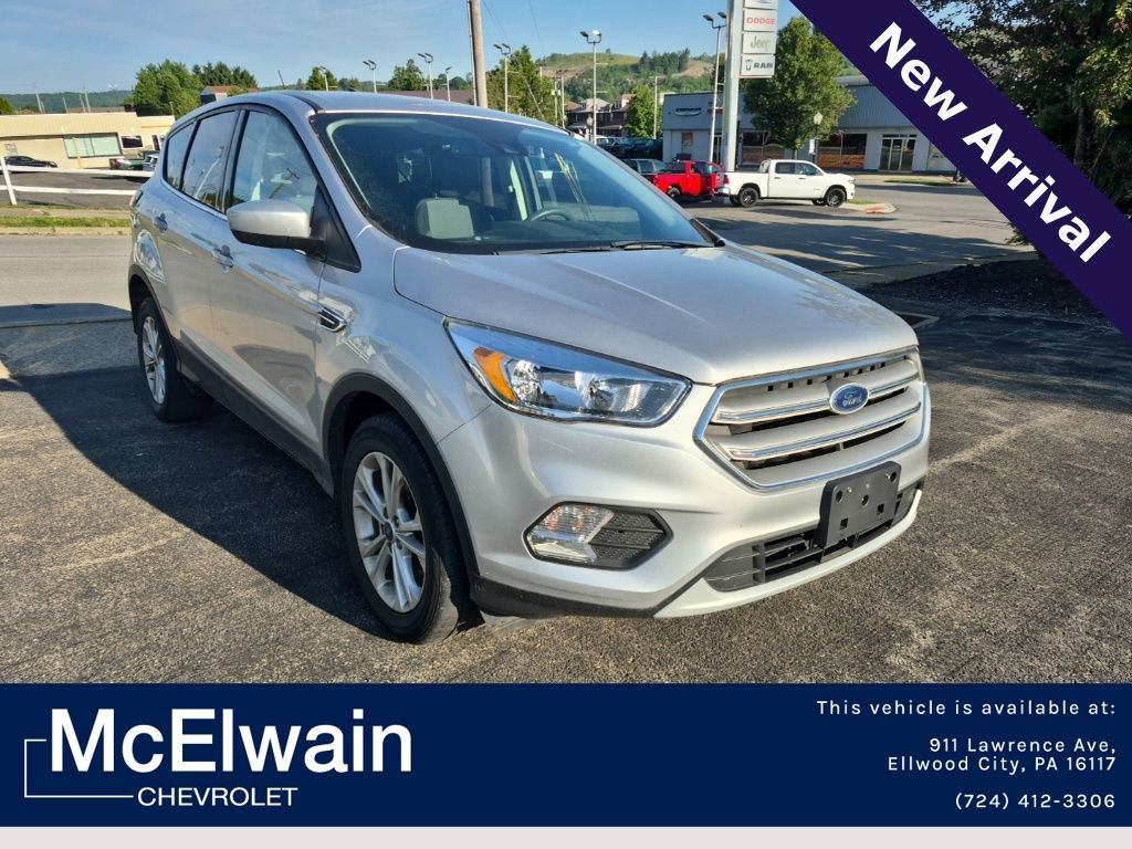Used 2019 Ford Escape SE FWD image 1