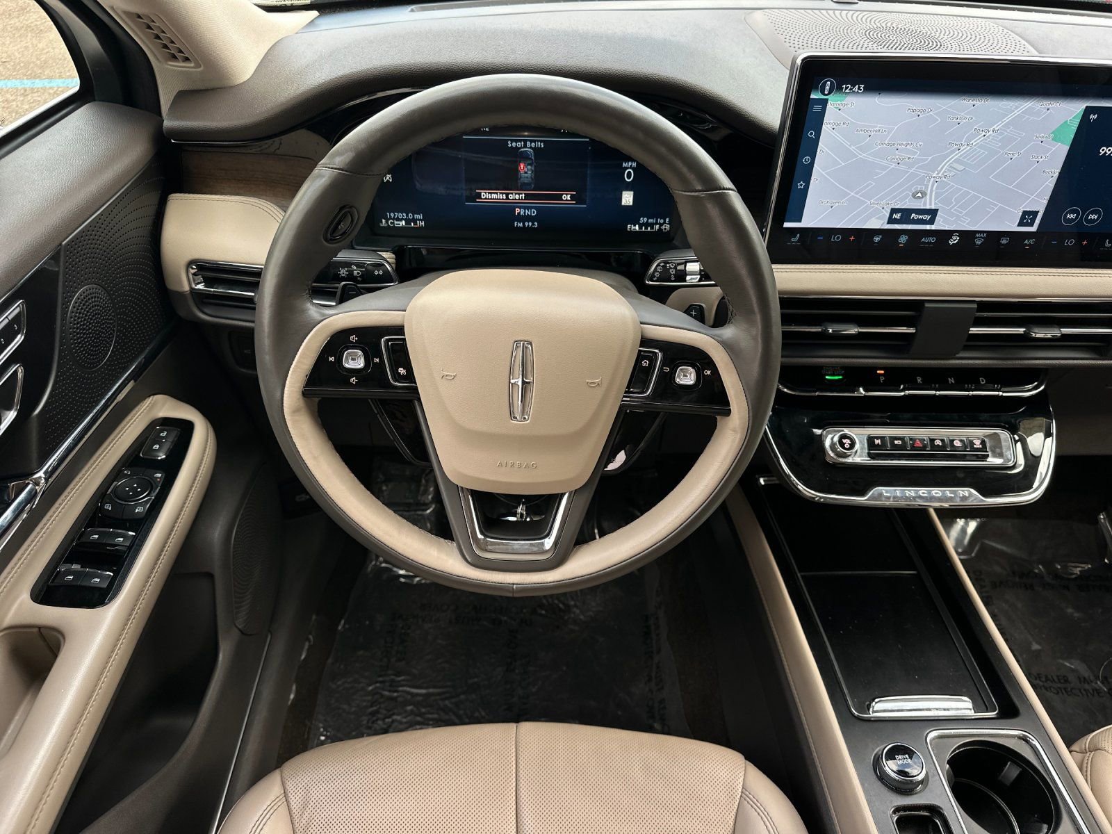 Used 2023 Lincoln Corsair Reserve w/ Equipment Group 201A image 16