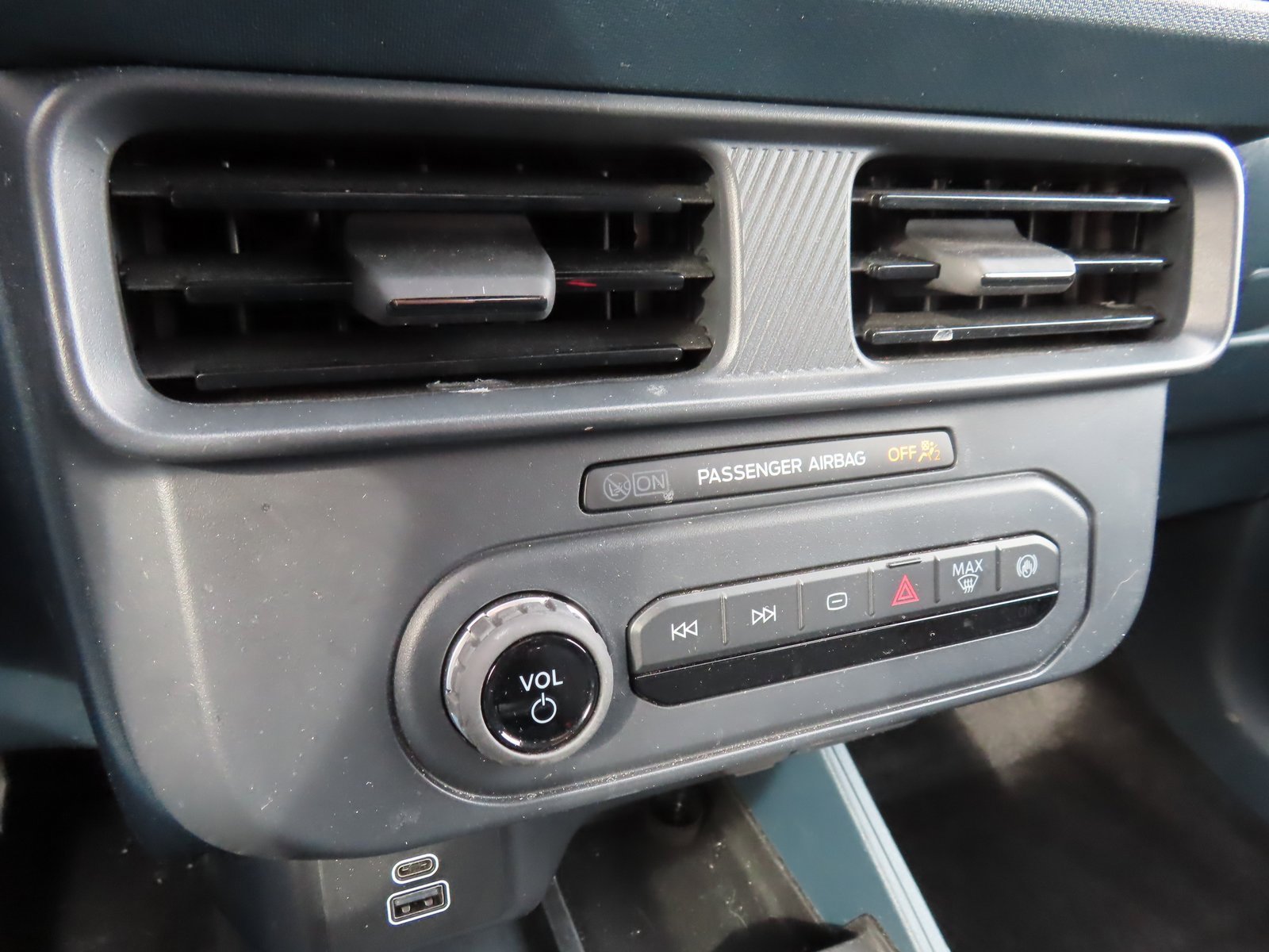 Used 2025 Ford Maverick XL image 26