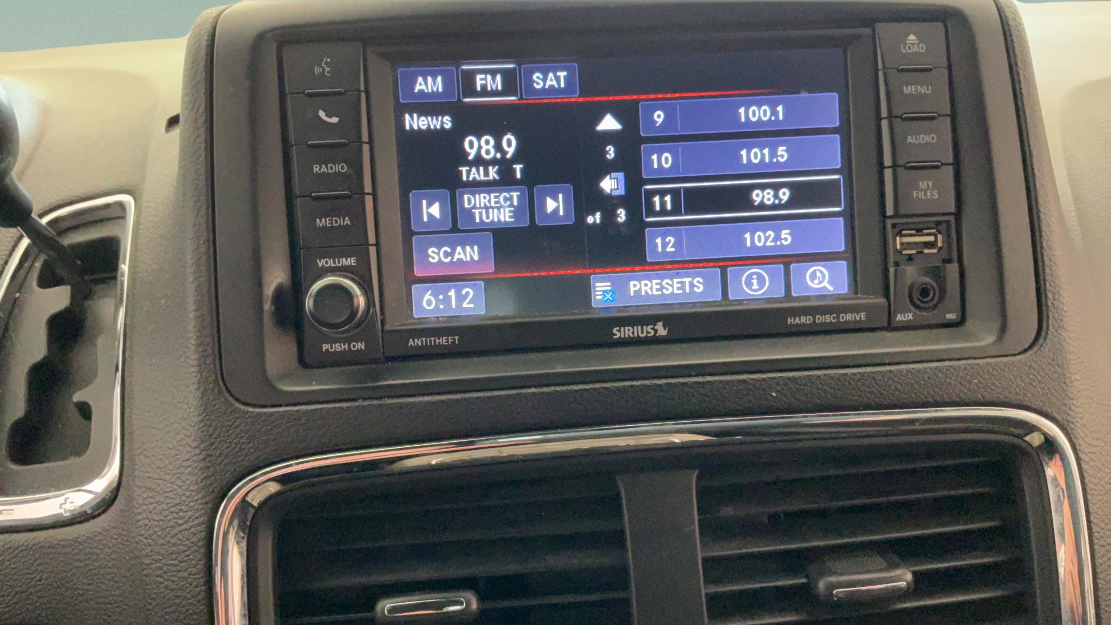 Used 2019 Dodge Grand Caravan SXT FWD image 11